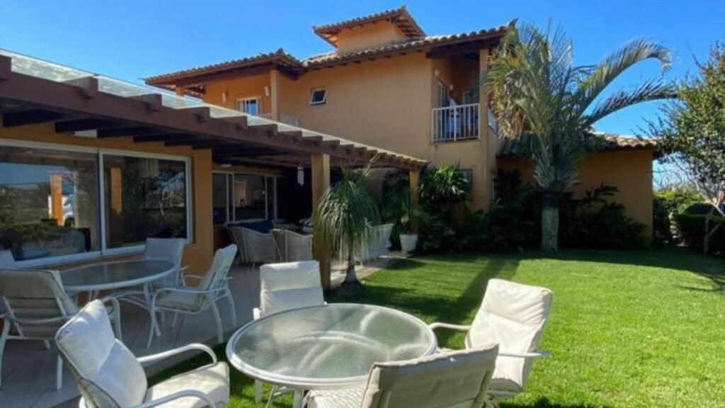 Alugar Casa em Buzios por temporada - Praia da Ferradura